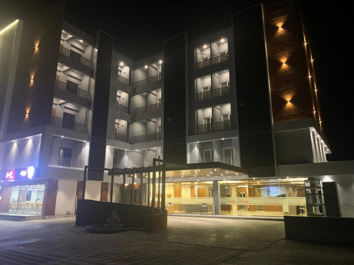 Comfort Inn , Statue Of Unity Kevadia Экстерьер фото