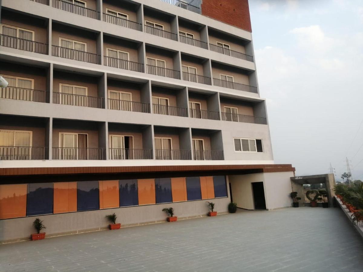 Comfort Inn , Statue Of Unity Kevadia Экстерьер фото