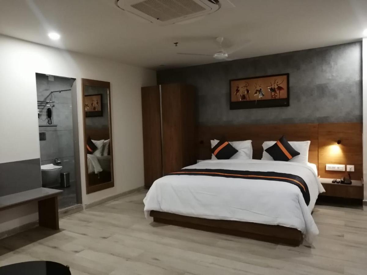Comfort Inn , Statue Of Unity Kevadia Экстерьер фото
